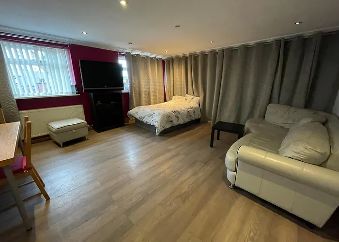 Проживання в сім'ї Bethel Hyde Park *